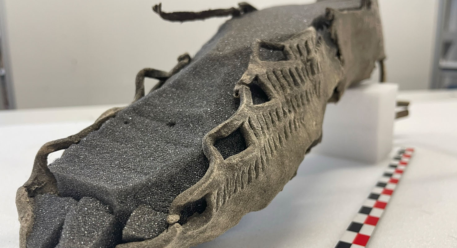 Image Sepatu Tertua di Dunia Hingga D’Masiv - Joji