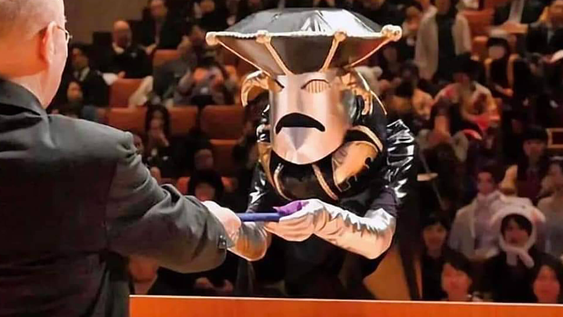 Image Mahasiswa Boleh Pake Cosplay Pas Wisuda