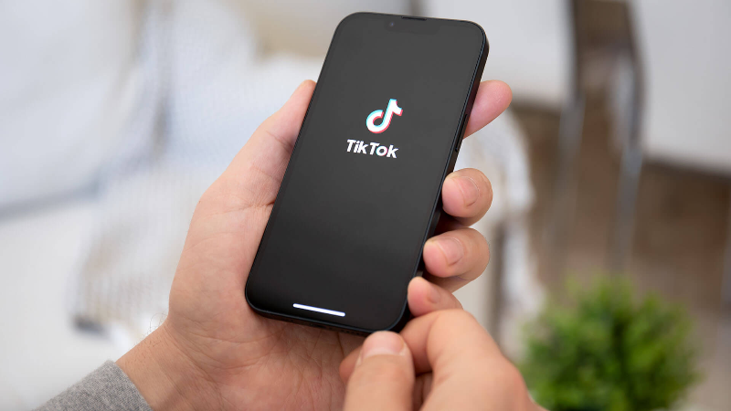 Image TINGGALIN GOOGLE, GEN Z LEBIH PILIH TIKTOK BUAT CARI INFO?